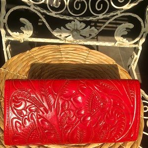 LEATHER WALLET RED BILLFOLD CLUTCH HAND TOOLED DESIGN EXCELLENT NEW CONDITION